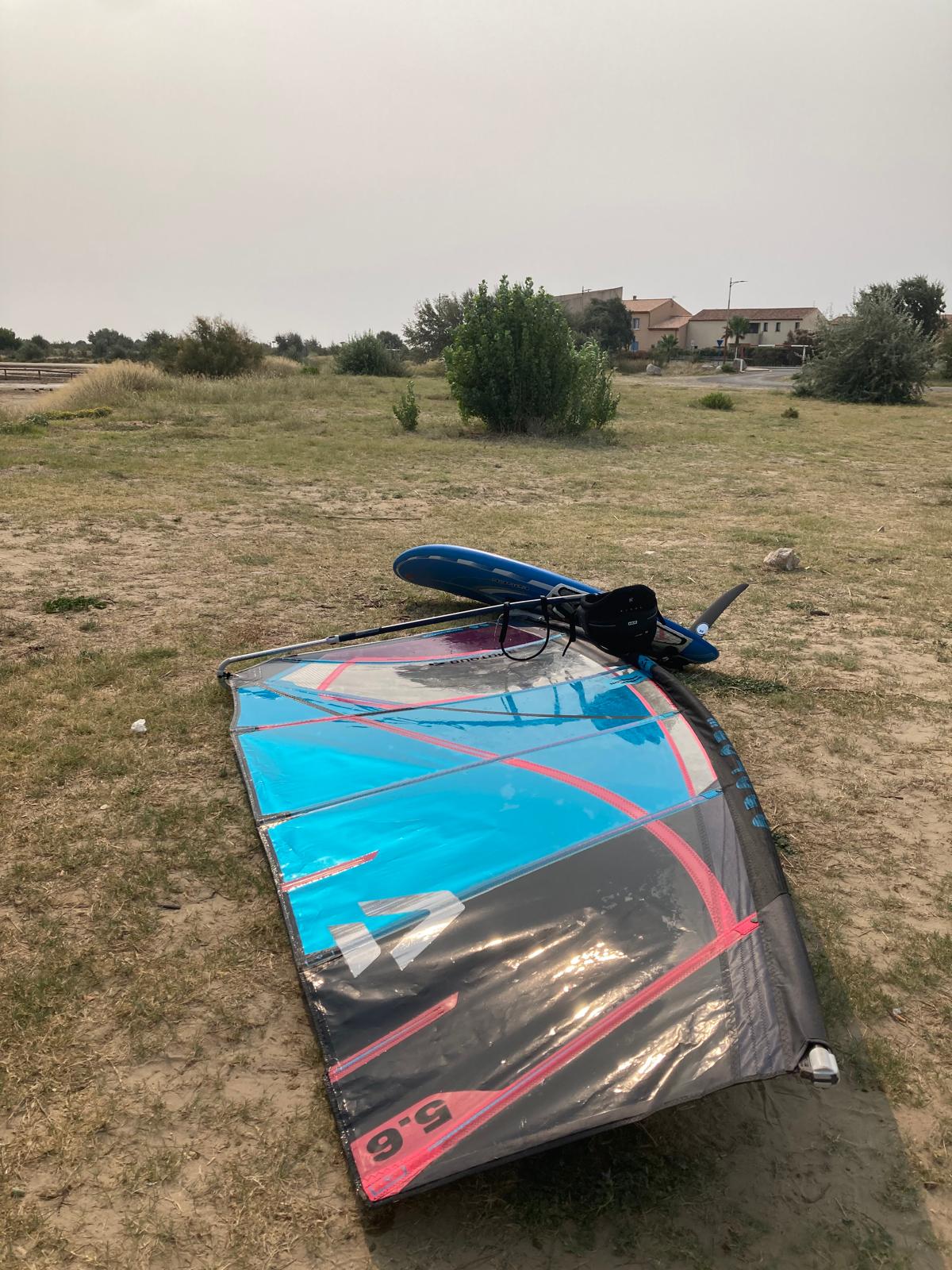 Windsurf Segel und Board